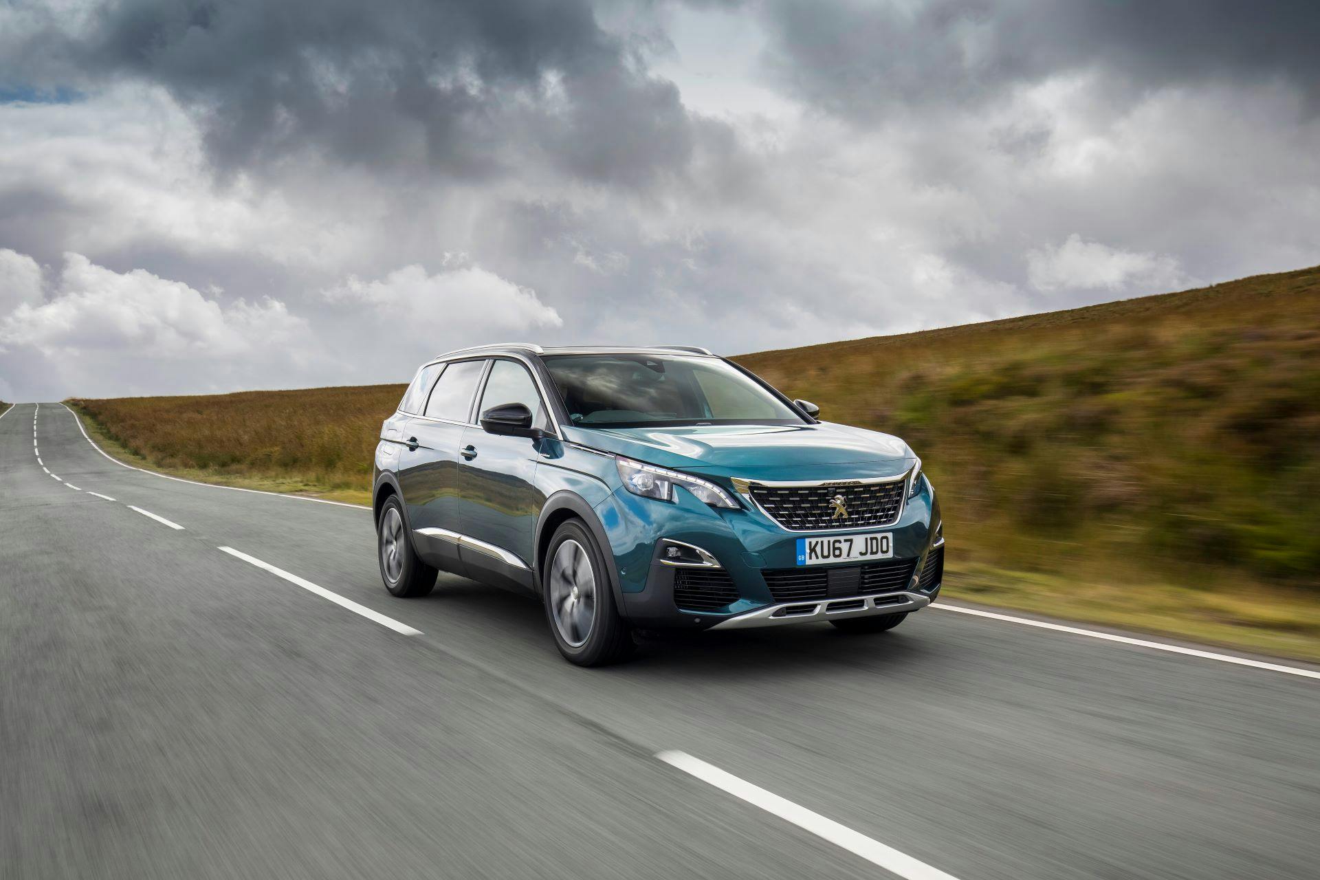 Peugeot 5008 - dinamica tre quarti frontale