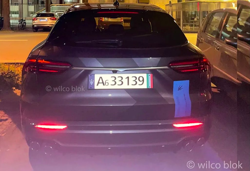 maserati grecale vista posteriore