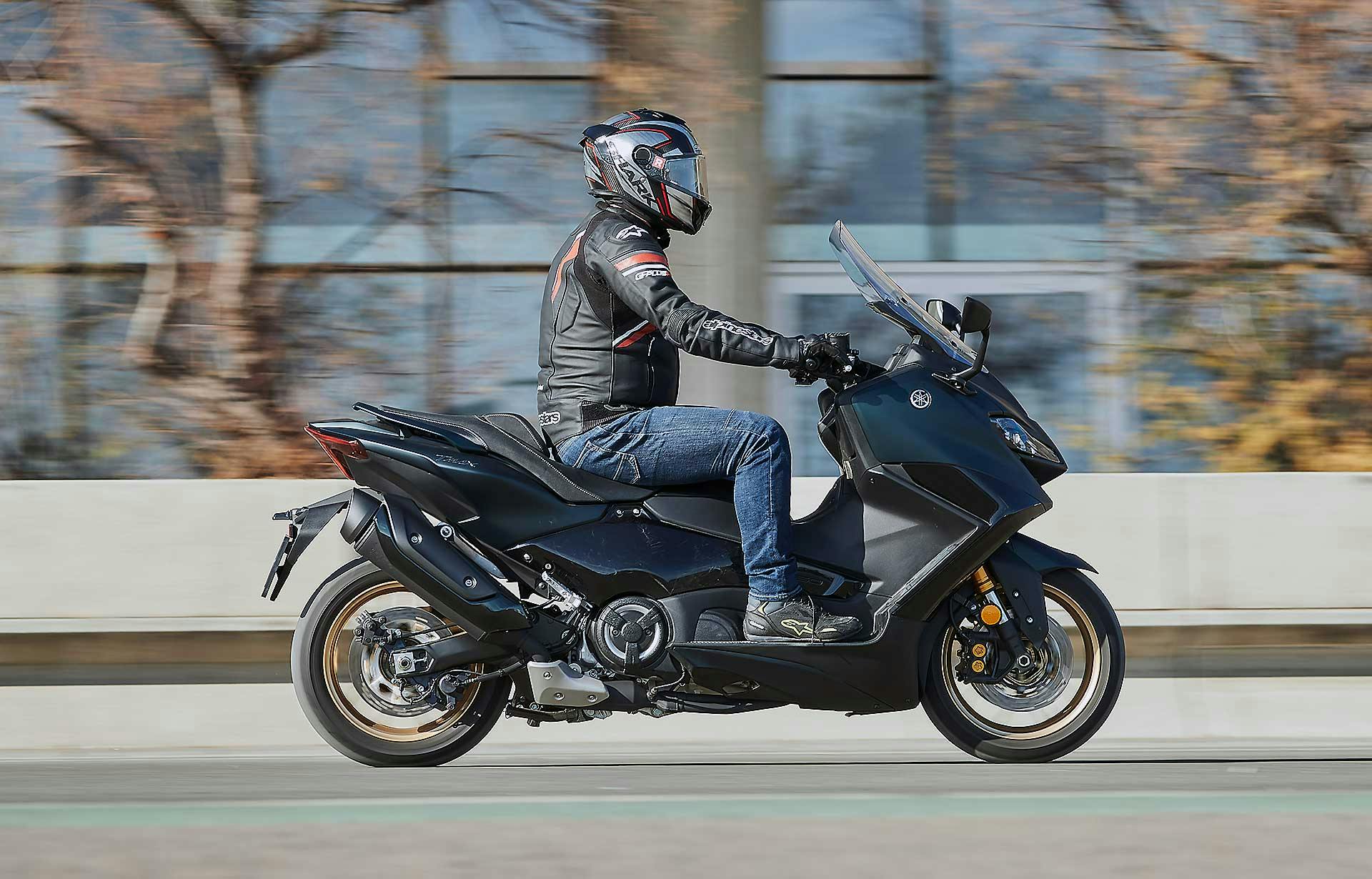 Yamaha TMax 2022
