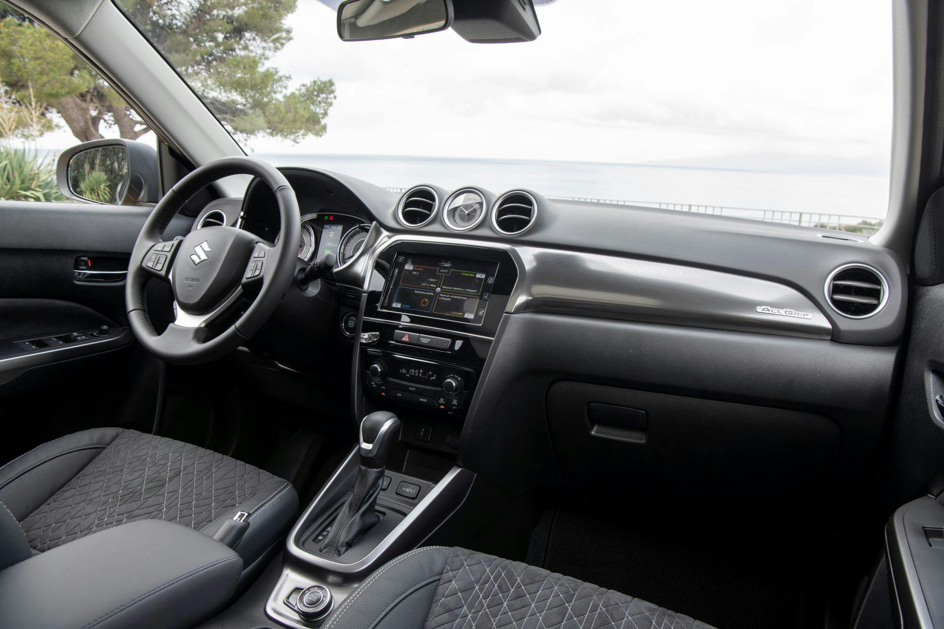 Suzuki Vitara 140 Volt - interni - vista plancia