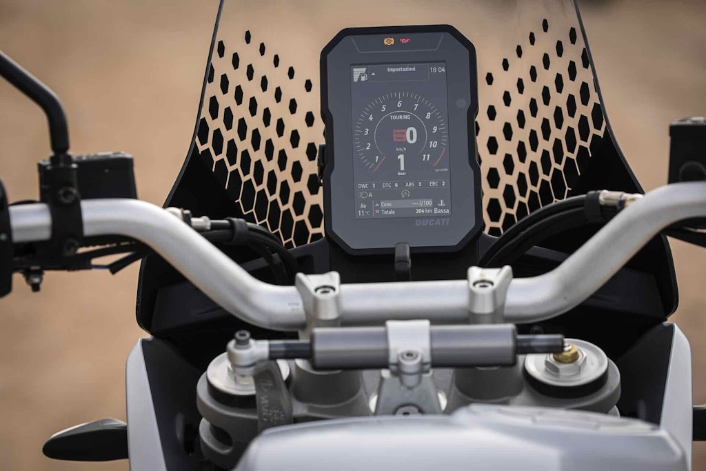 Ducati DesertX cruscotto