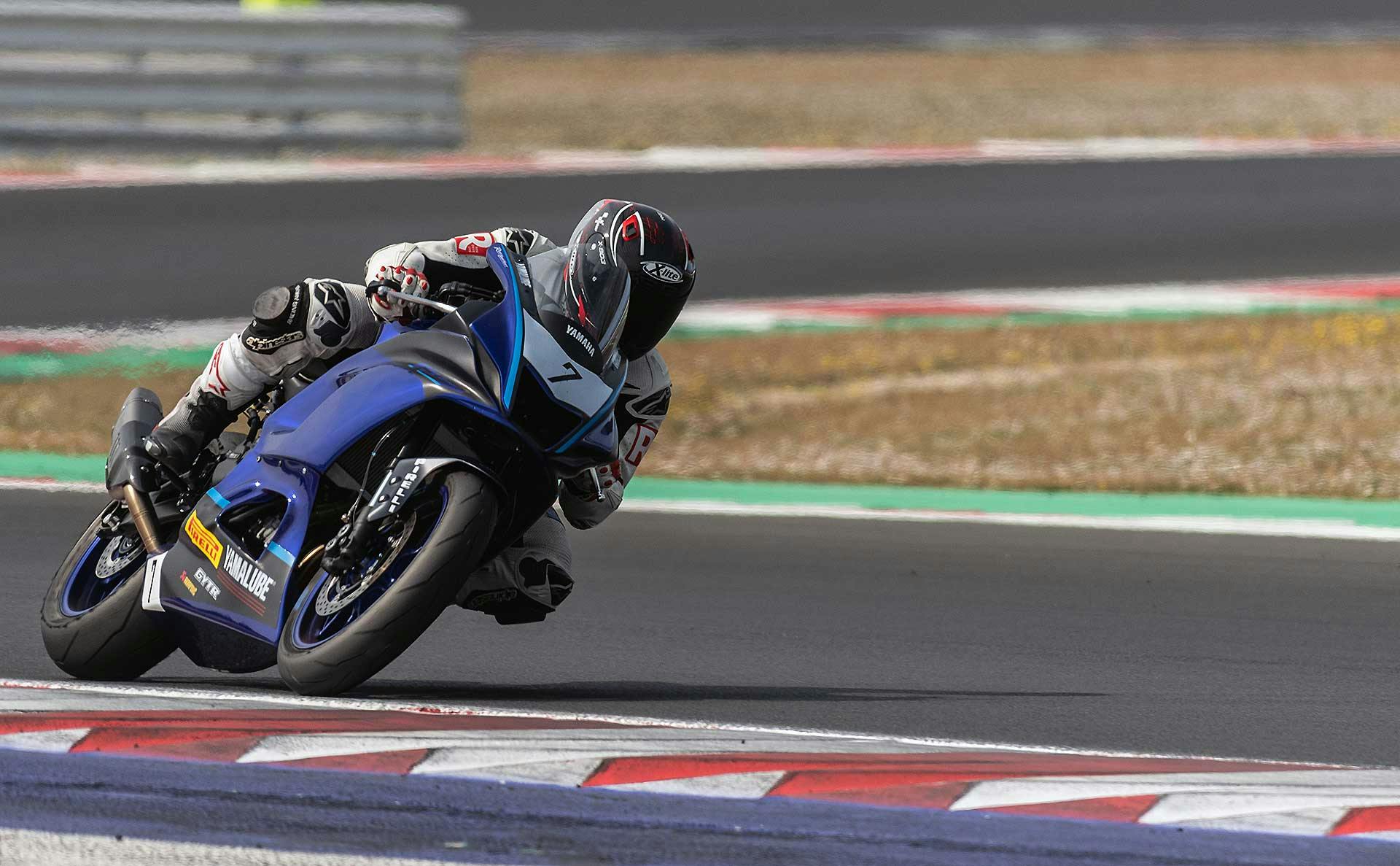 Yamaha R7 Cup