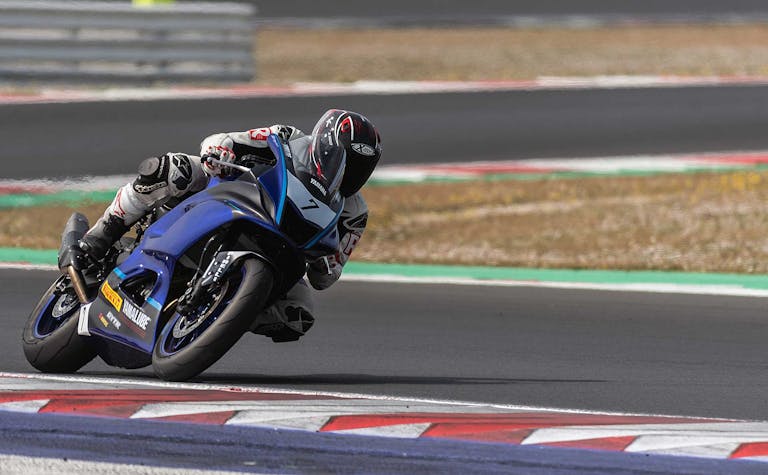 Yamaha R7 Cup