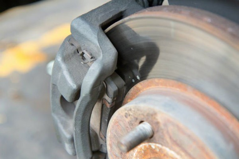 sostituzione freni e liquido