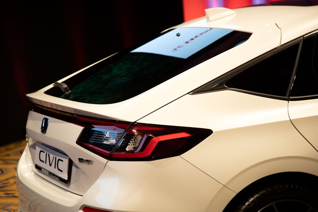 honda-civic-ehev-tre-quarti-posteriore