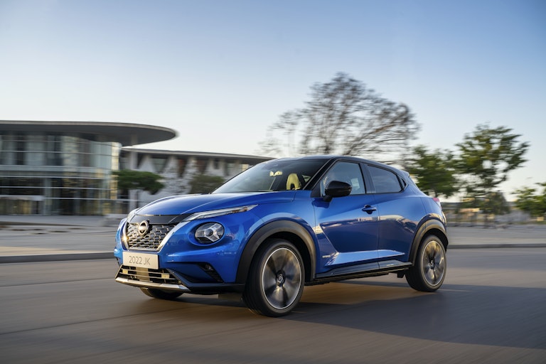 Nissan JUKE Hybrid - tre quarti anteriore