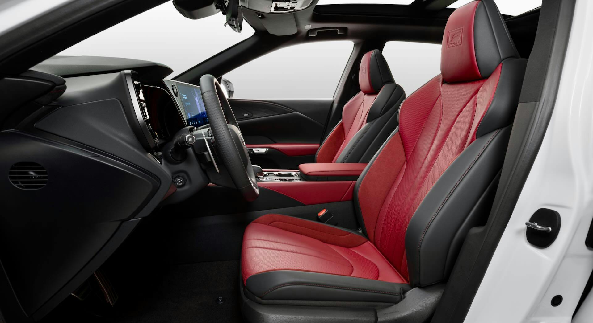 Lexus RX 2023, interni pelle