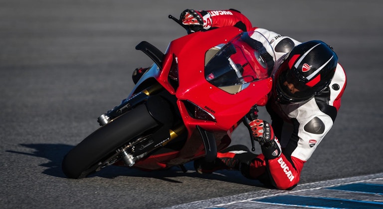 Ducati Panigale V4 2023, pista