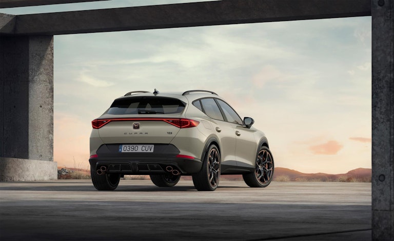 CUPRA Formentor VZ5 Taiga Grey - tre quarti posteriore