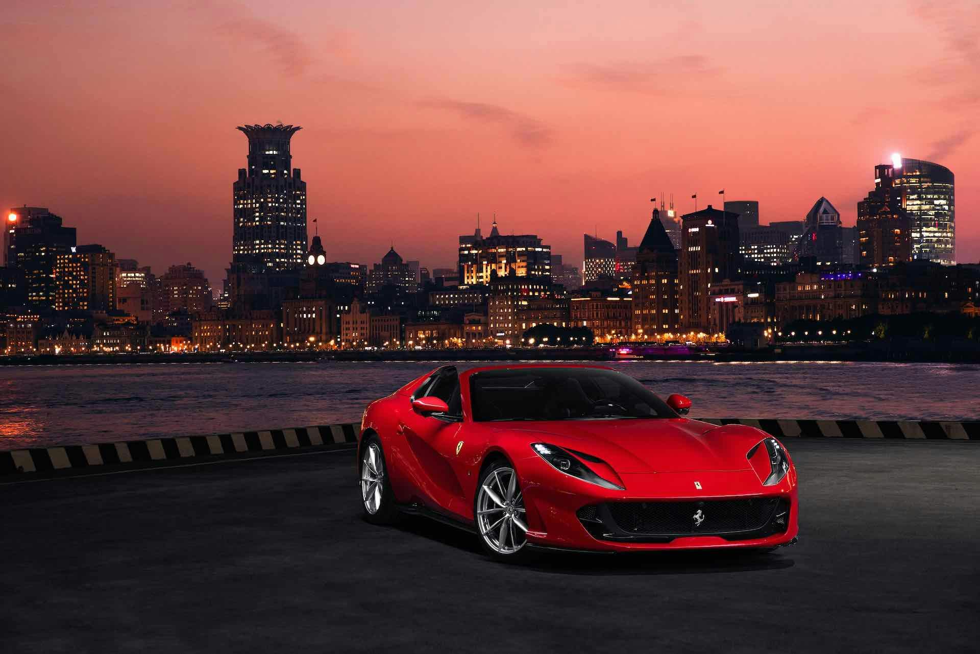 auto v12 - ferrari_812_gts