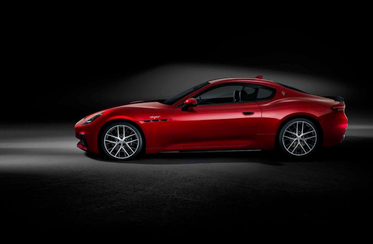 Maserati GranTurismo - rossa, fiancata