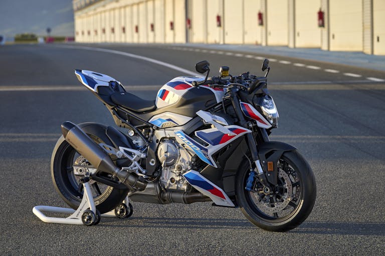 BMW M 1000 R bianca