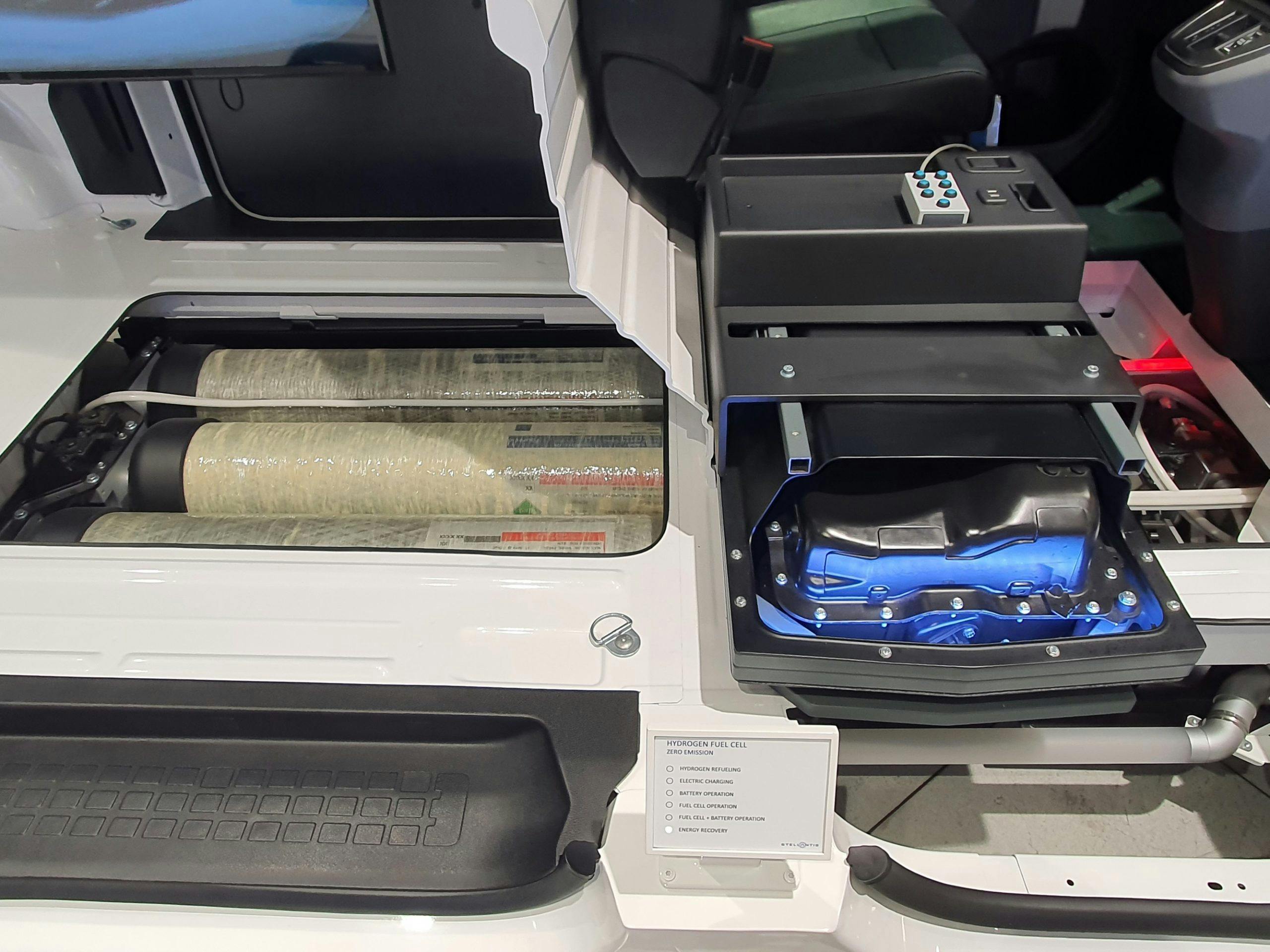 serbatoi cilindrici idrogeno Opel