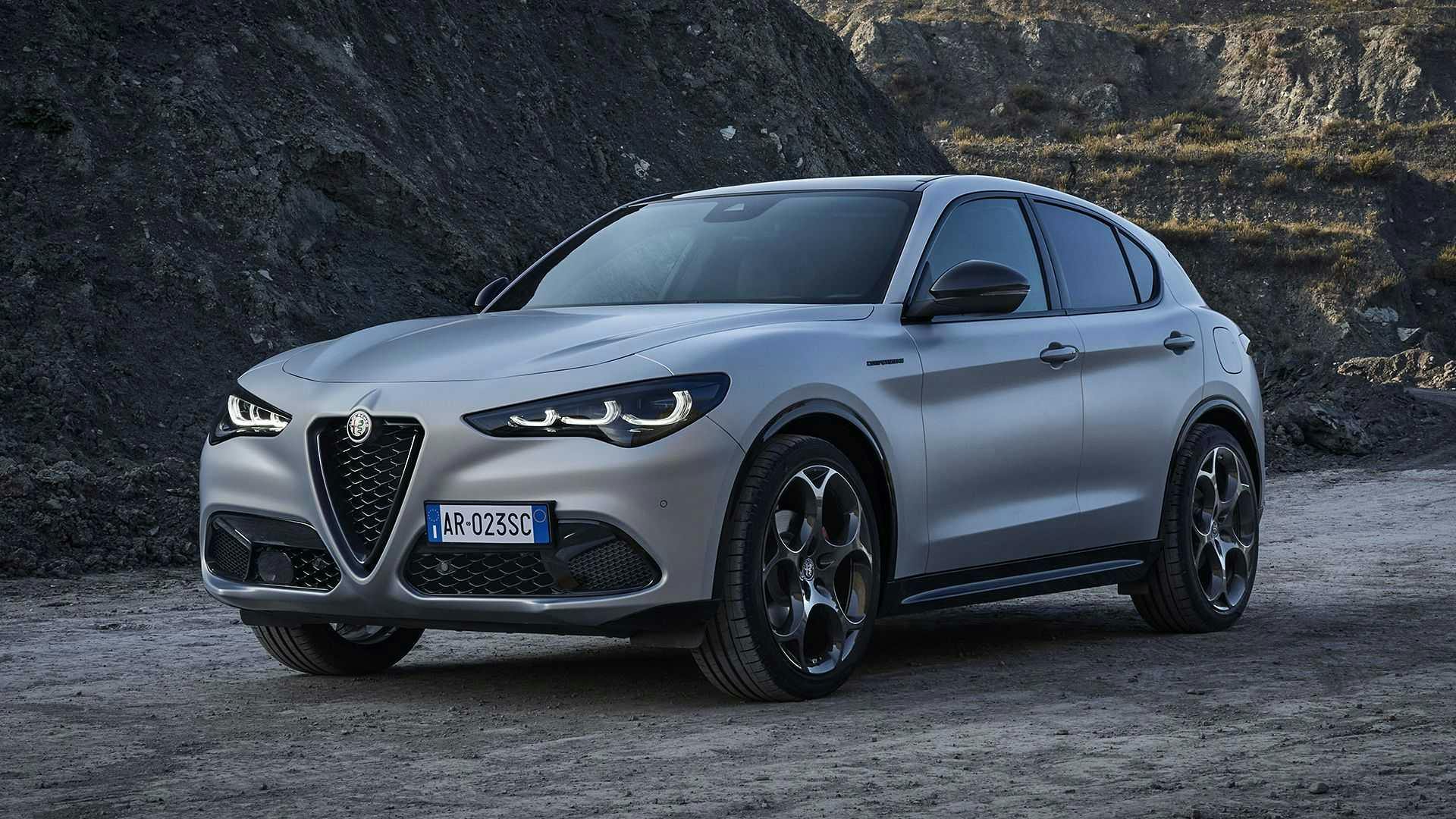 novità auto 2023, alfa romeo stelvio restyling