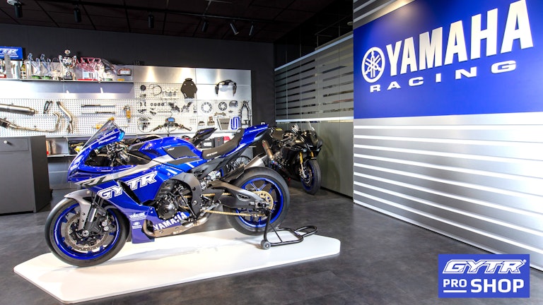 Yamaha_R1_primo piano_laterale