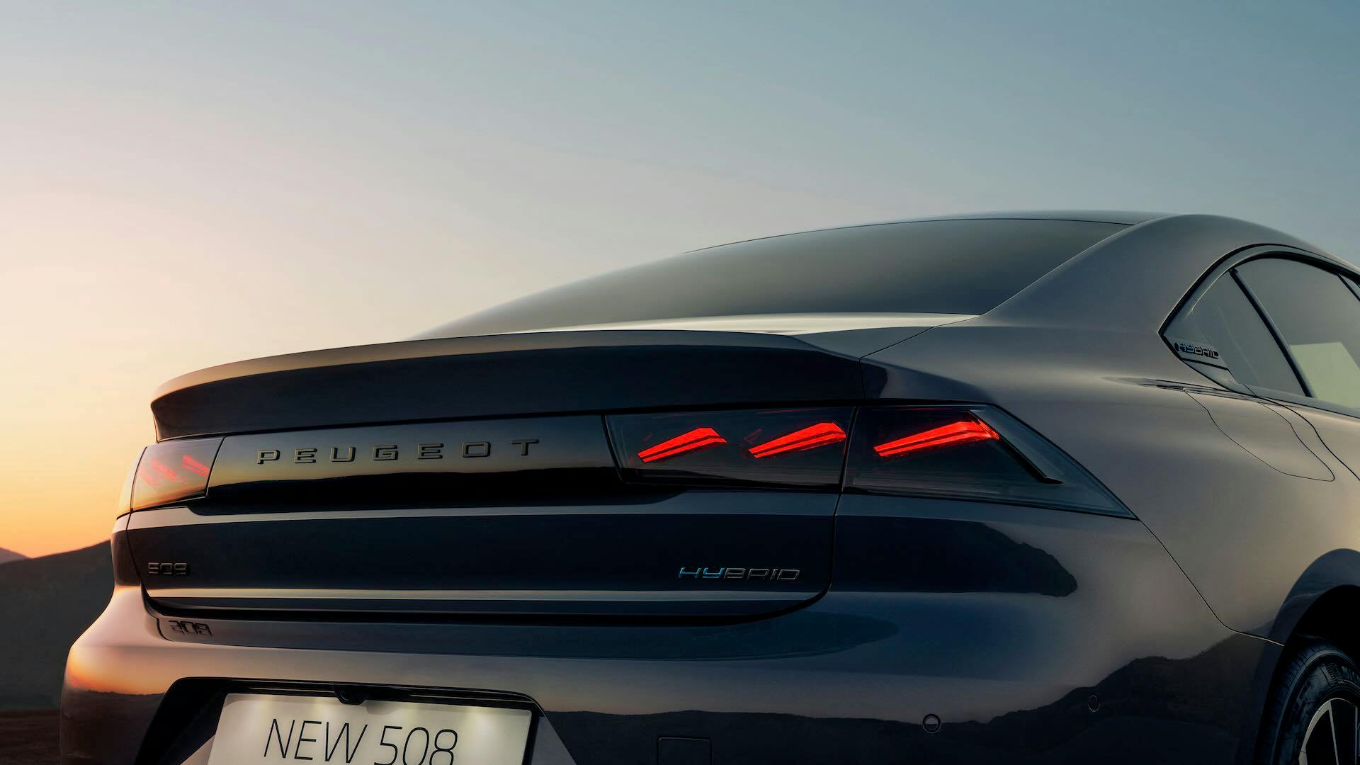 Nuova Peugeot 508 2023, gruppi ottici posteriori