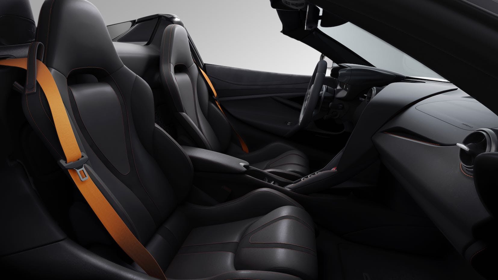 Nuova McLaren 750S, interni in pelle