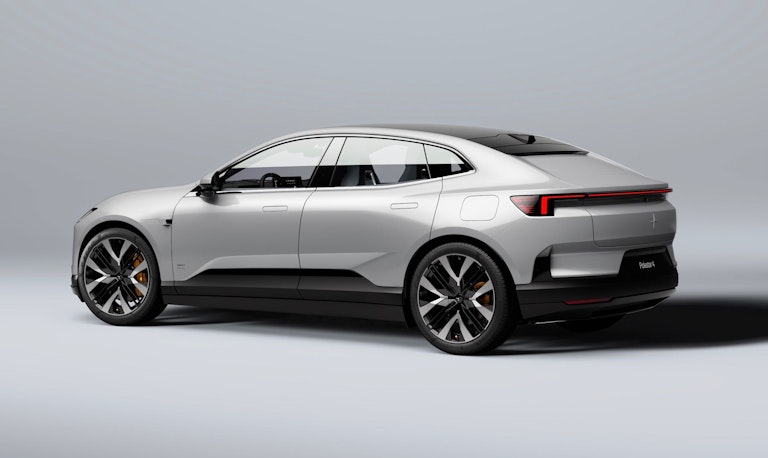 Polestar 4 tre quarti posteriore