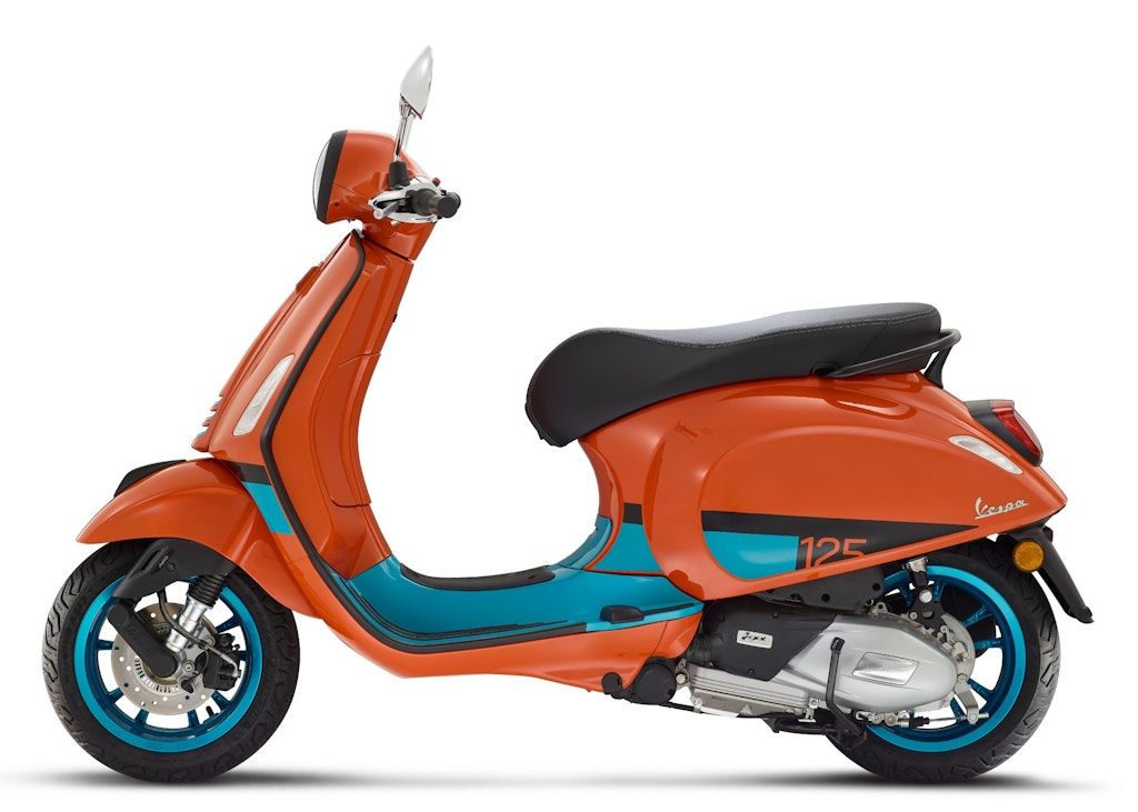 Vespa Days 2023 E Vespa Primavera Color Vibe Red Live