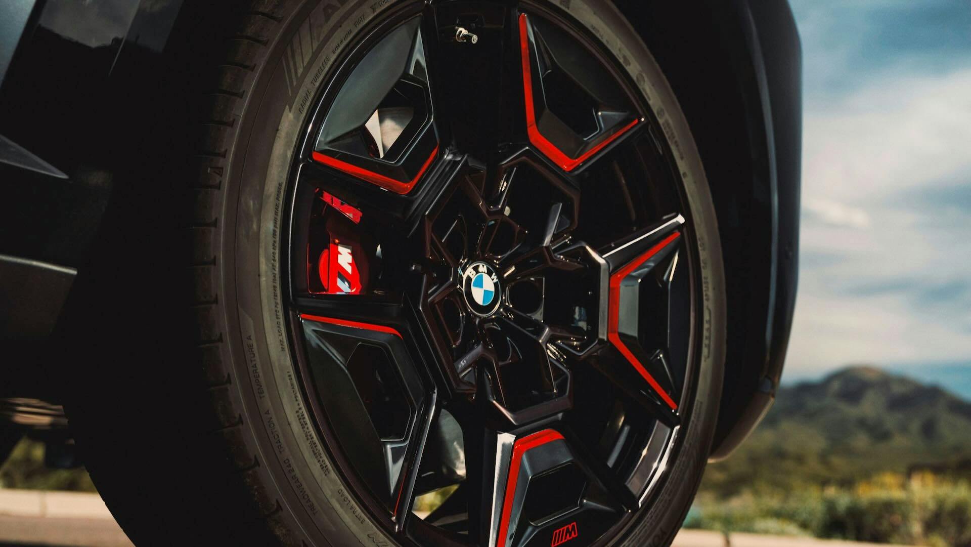 BMW XM Label Red, i cerchi sono da 21 pollici