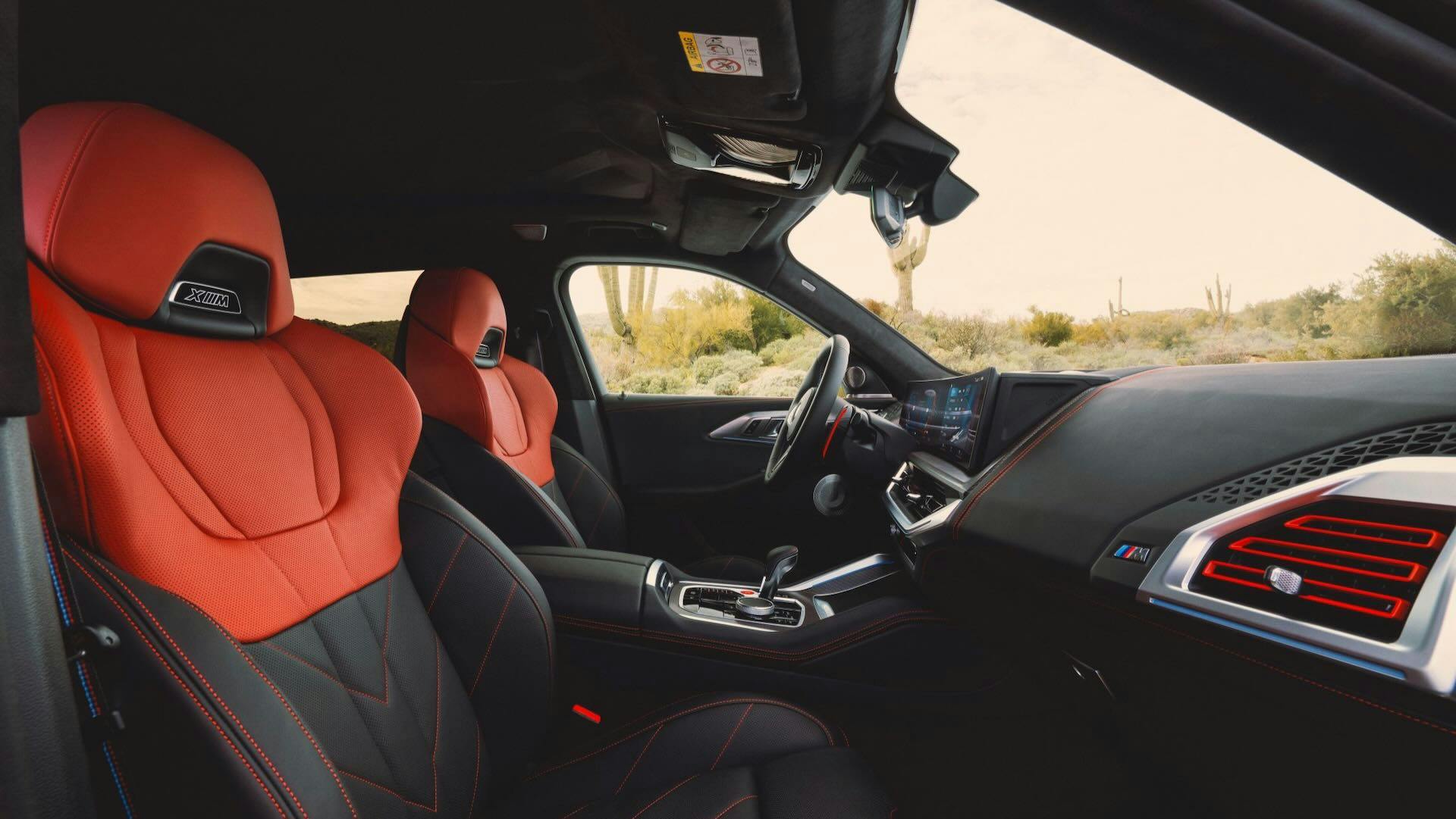 BMW XM Label Red, gli interni