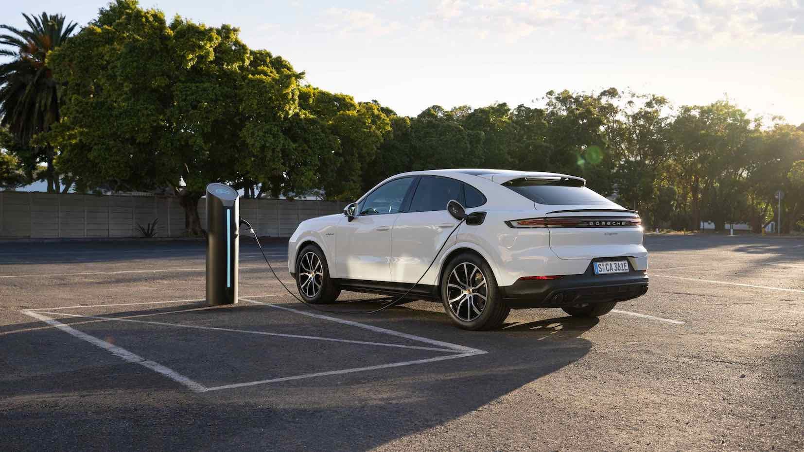 Porsche Cayenne E-Hybrid pug-in
