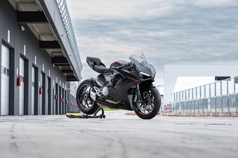 MY24_DUCATI_PANIGALE_V2