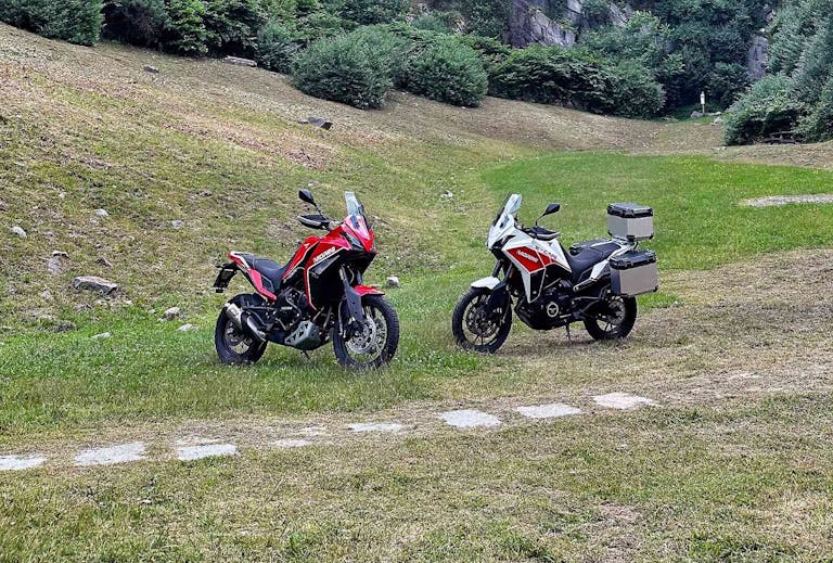 Moto Morini X-Cape 650 ruote in lega o a raggi