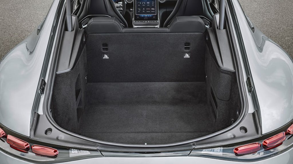 xNuova Mercedes-AMG GT 63 4MATIC+, il bagagliaio