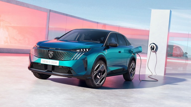 Nuova Peugeot E-3008