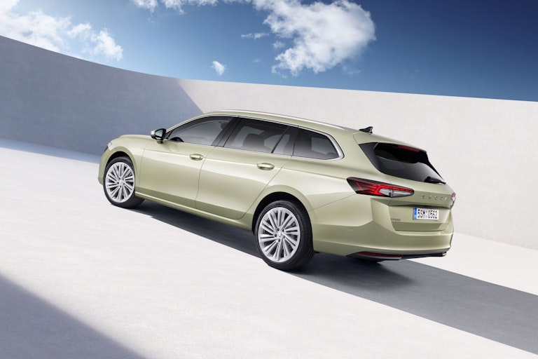 Nuova Skoda Superb 2024