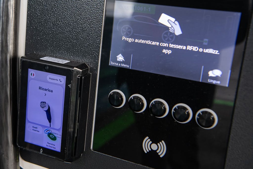 Volvo Powerstop con sistema di pagamento attraverso carta di credito