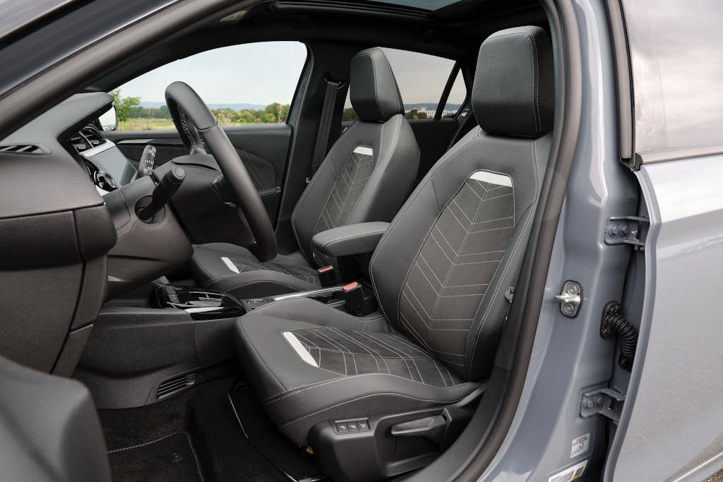 Opel Corsa Electric sedili