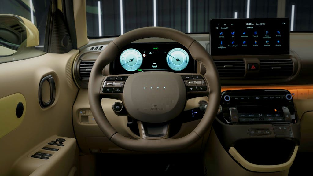 La nuova city car elettrica Hyundai Inster, gli interni