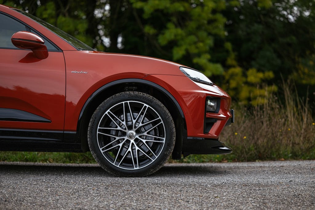 Cerchio Porsche Macan elettrica Turbo
