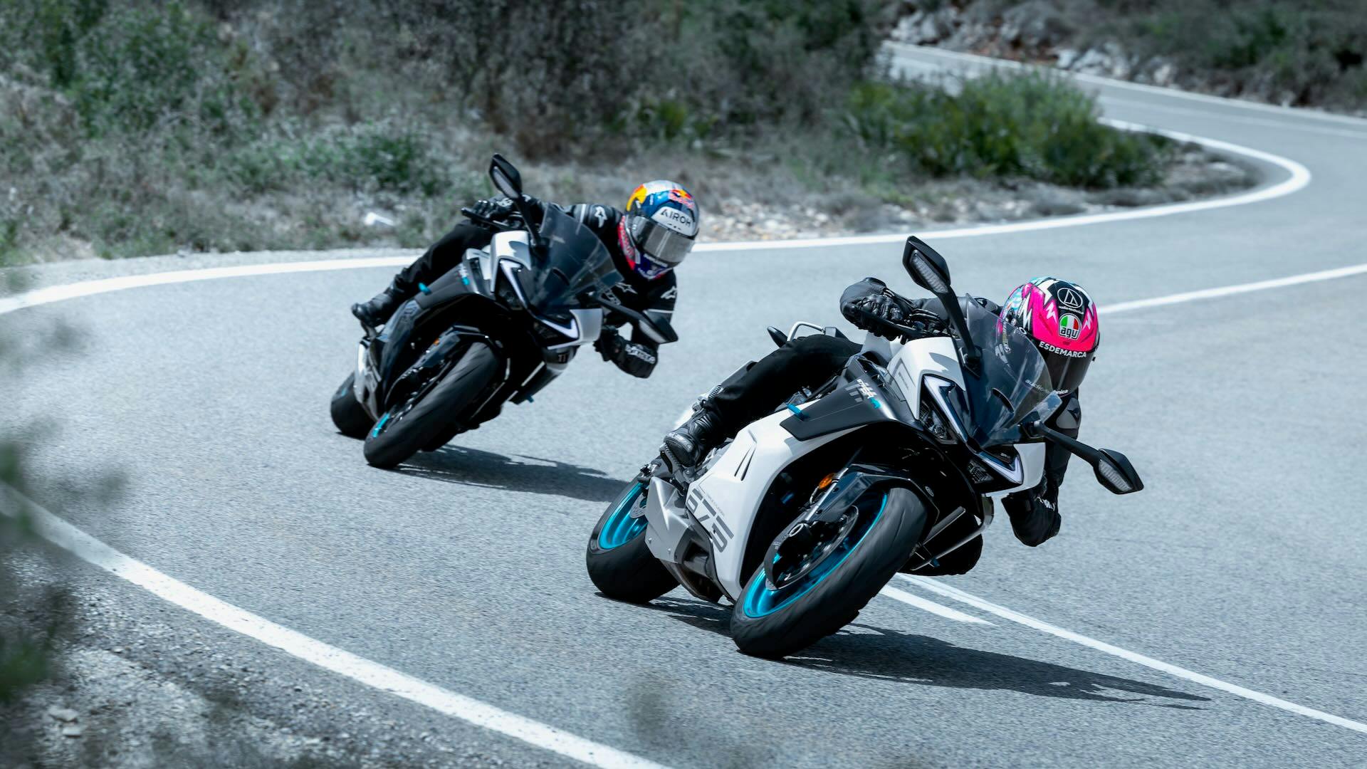 CFMoto 675SR-R