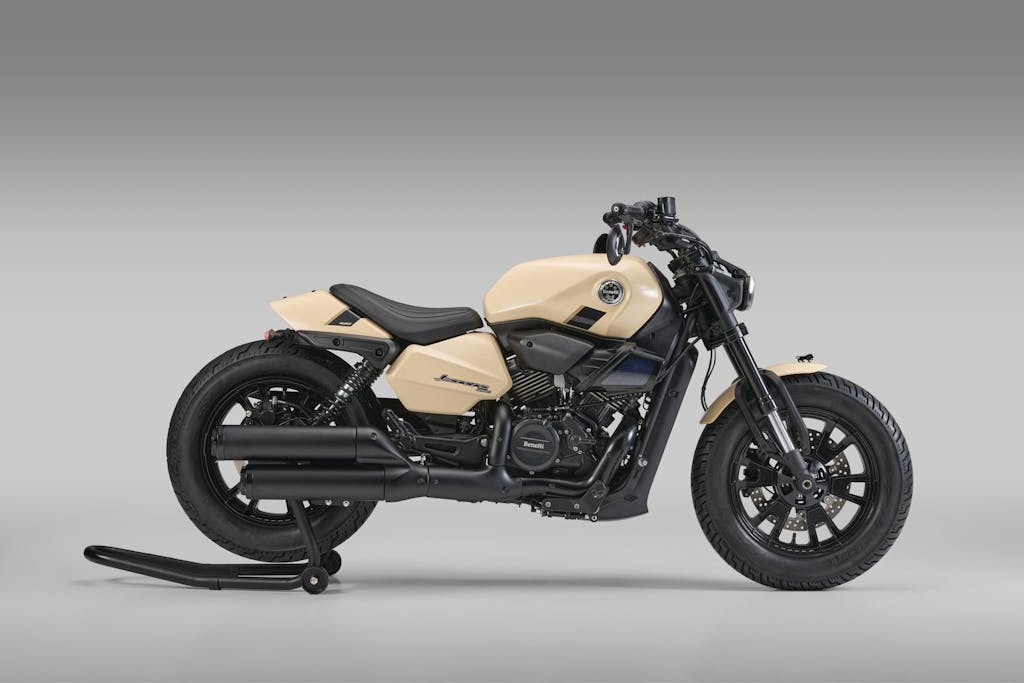 Benelli Leoncino Bobber 400 