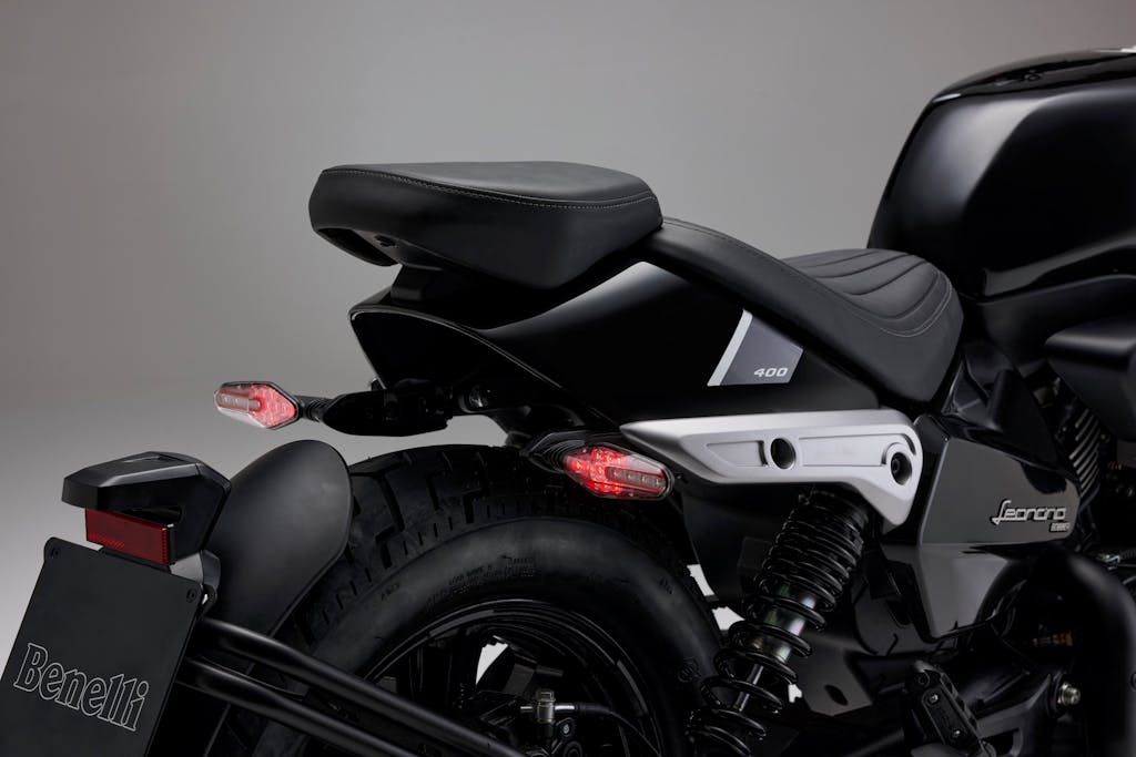 Benelli Leoncino Bobber 400 -