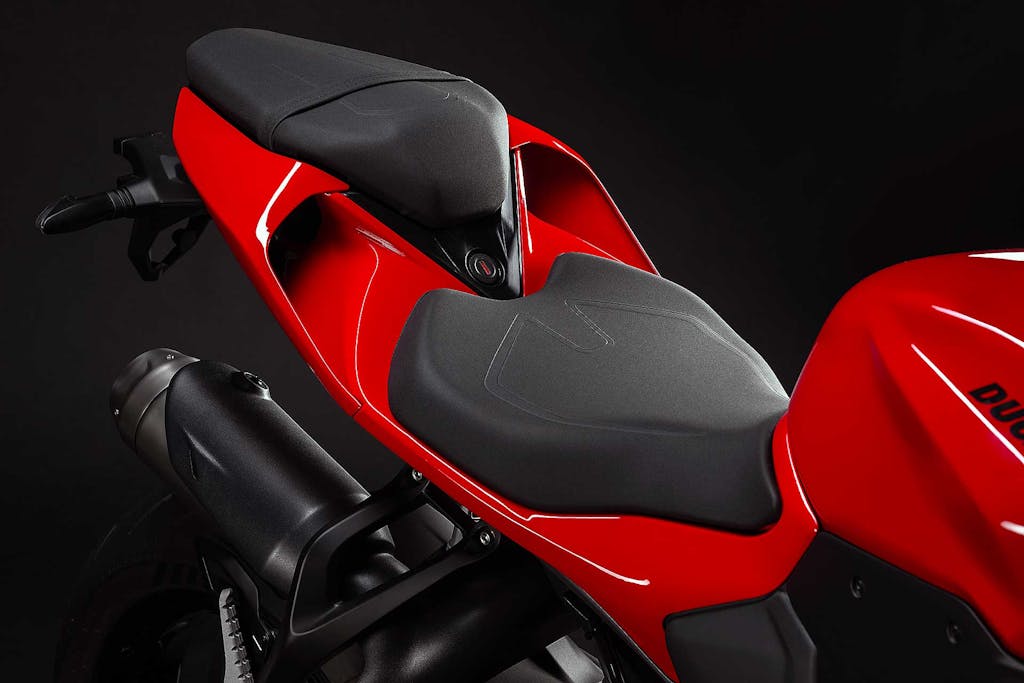 Ducati Panigale V2 S 2025