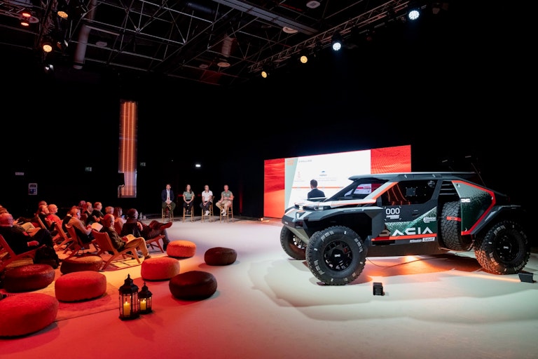 conferenza Dacia Road to Dakar