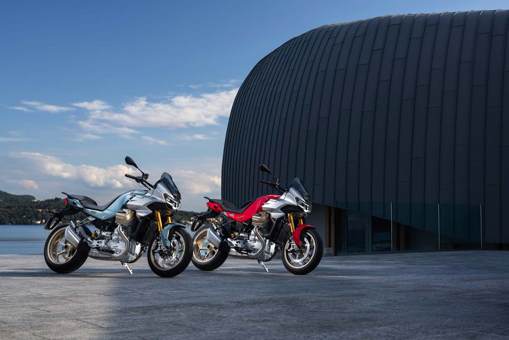 Moto Guzzi V100 Mandello S 2025