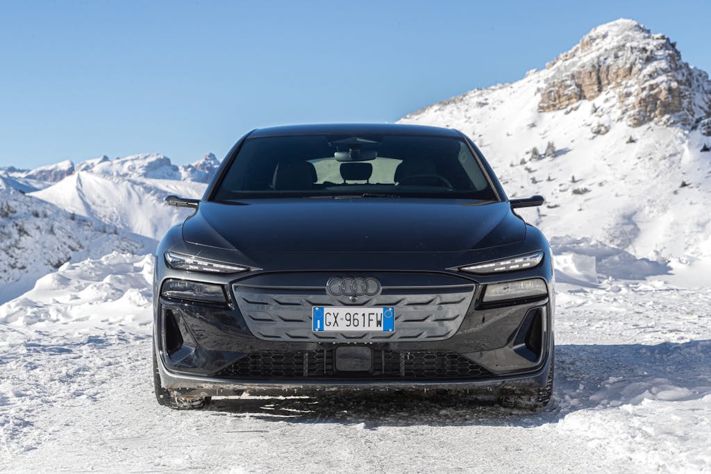 frontale Audi S6 Avant e-tron quattro
