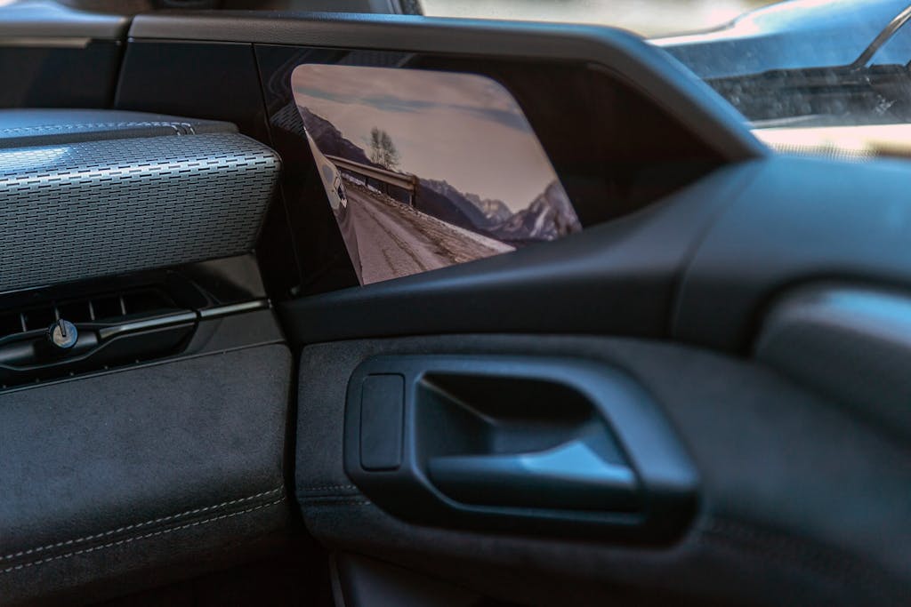 specchi virtuali Audi S6 Avant e-tron quattro