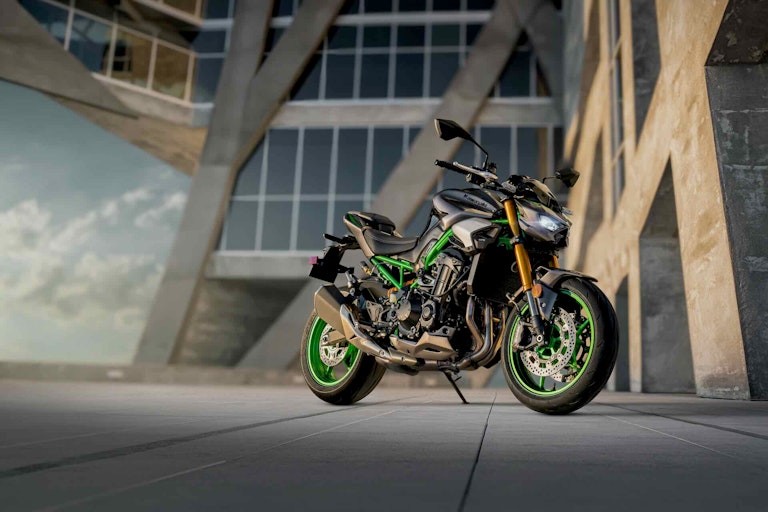 Kawasaki z900 foto in studio laterale