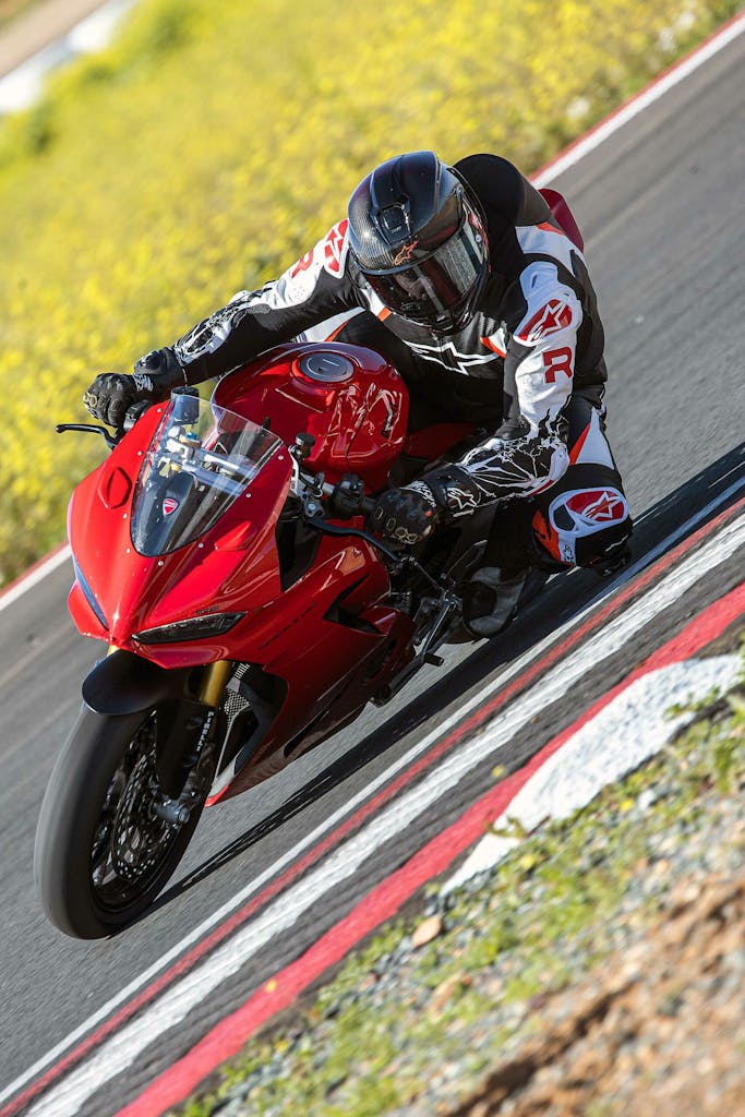 Ducati Panigale V2S 2025
