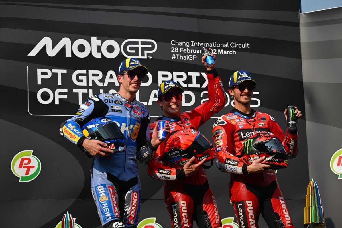Marc e Alex Marquez con Pecco Bagnaia