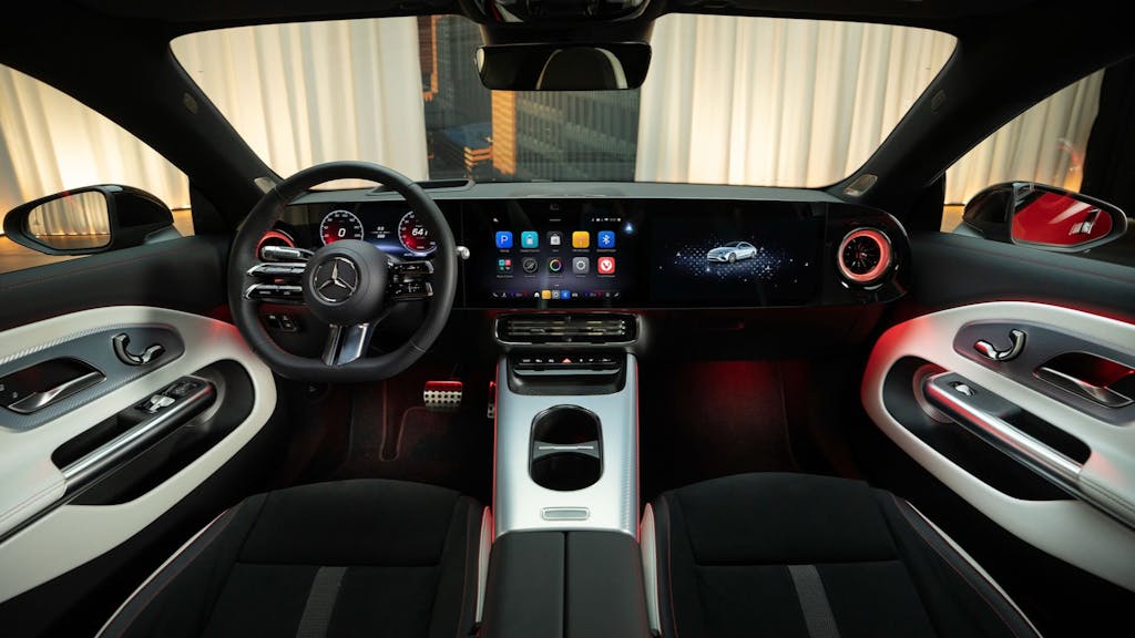 Nuova Mercedes-Benz CLA 2025, gli interni