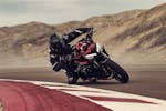 moto Triumph in pista