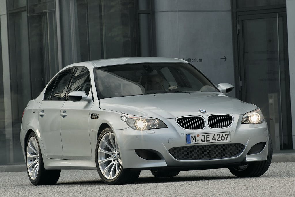 BMW M5 (E60)