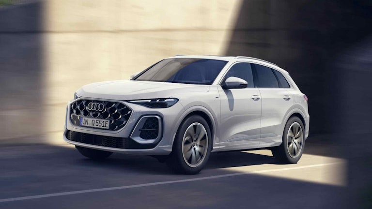 Nuove Audi Q5 e-hybrid quattro